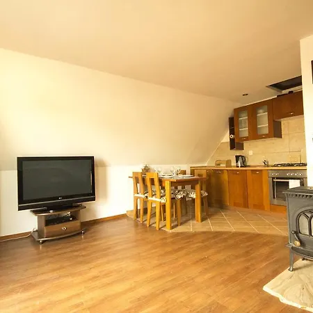 - Z Tarasem Przy Kanale Portowym - Widok Na Statki Διαμέρισμα Łeba