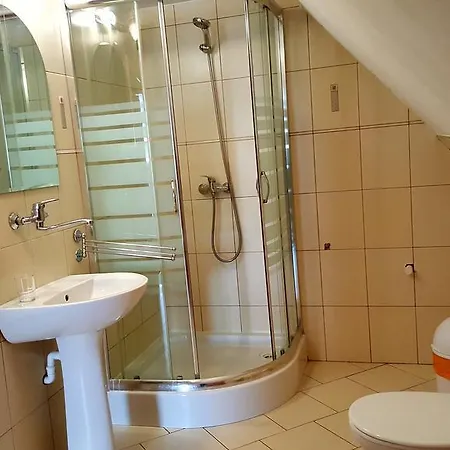 - Z Tarasem Przy Kanale Portowym - Widok Na Statki וובה