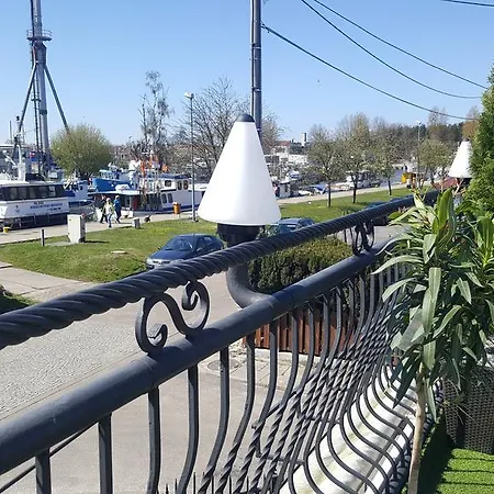 - Z Tarasem Przy Kanale Portowym - Widok Na Statki דירה